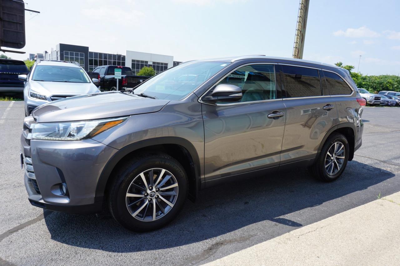 2018 Toyota Highlander V6 XLE AWD CERTIFIED *1 OWNER*7 SEATS* CAMERA NAV BLUETOOTH LEATHER HEATED SEATS SUNROOF CRUISE ALLOYS - Photo #3