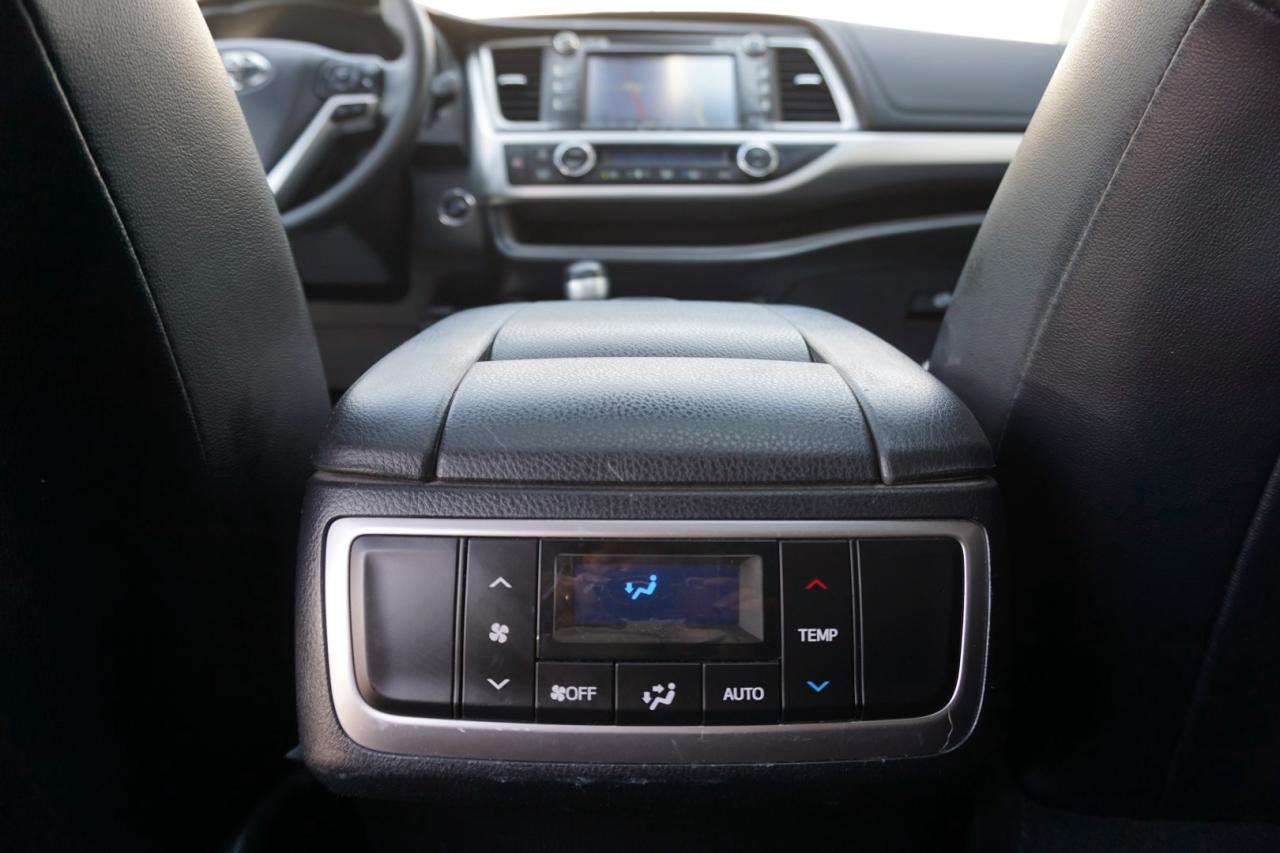2018 Toyota Highlander V6 XLE AWD CERTIFIED *1 OWNER*7 SEATS* CAMERA NAV BLUETOOTH LEATHER HEATED SEATS SUNROOF CRUISE ALLOYS - Photo #35