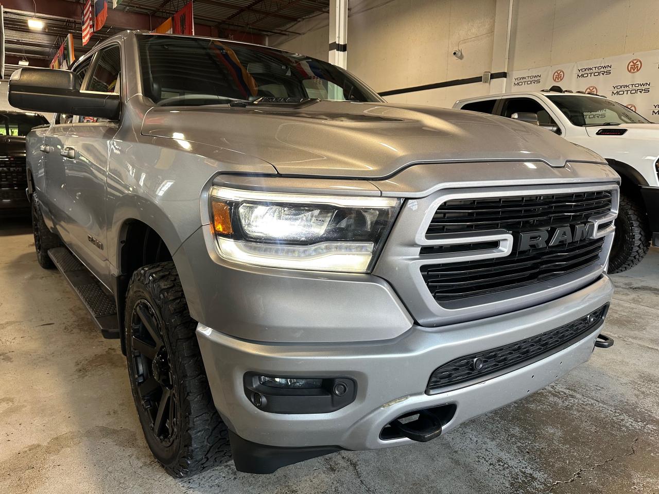 2019 RAM 1500 Sport 4x4 Crew Cab 6'4" Box - Photo #3