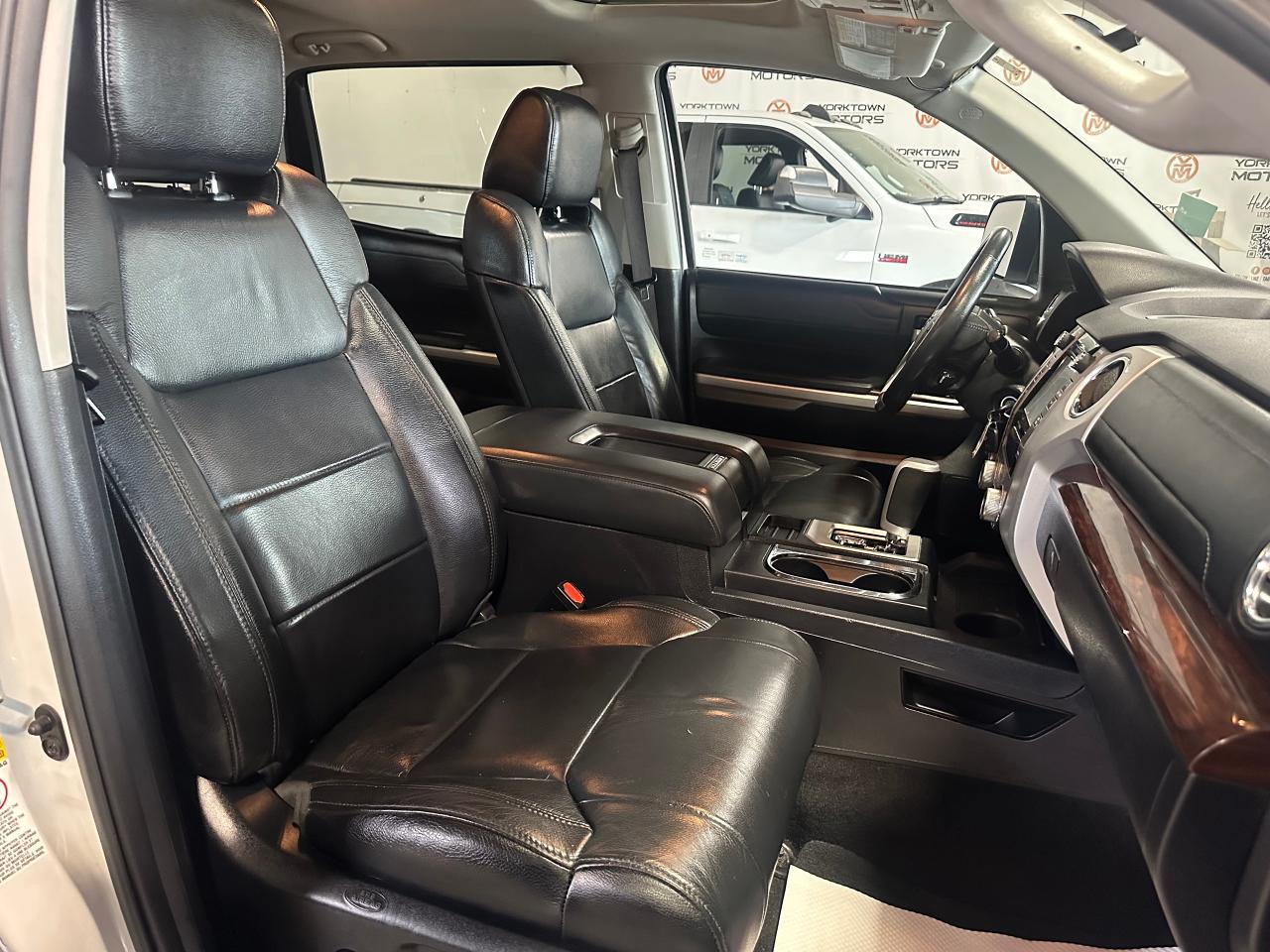 2017 Toyota Tundra LIMITED | CREW MAX | 5.7L V8 LEATHER | SUNROOF - Photo #8