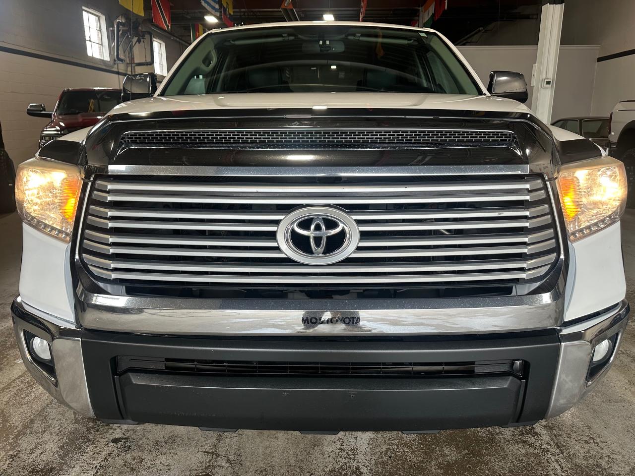 2017 Toyota Tundra LIMITED | CREW MAX | 5.7L V8 LEATHER | SUNROOF - Photo #2
