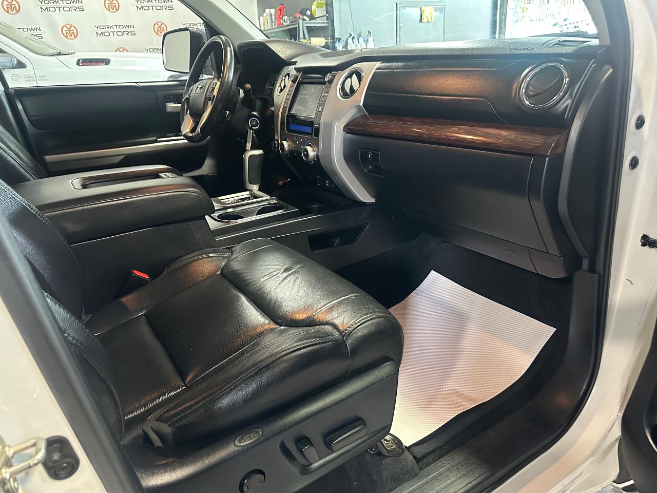 2017 Toyota Tundra LIMITED | CREW MAX | 5.7L V8 LEATHER | SUNROOF - Photo #6