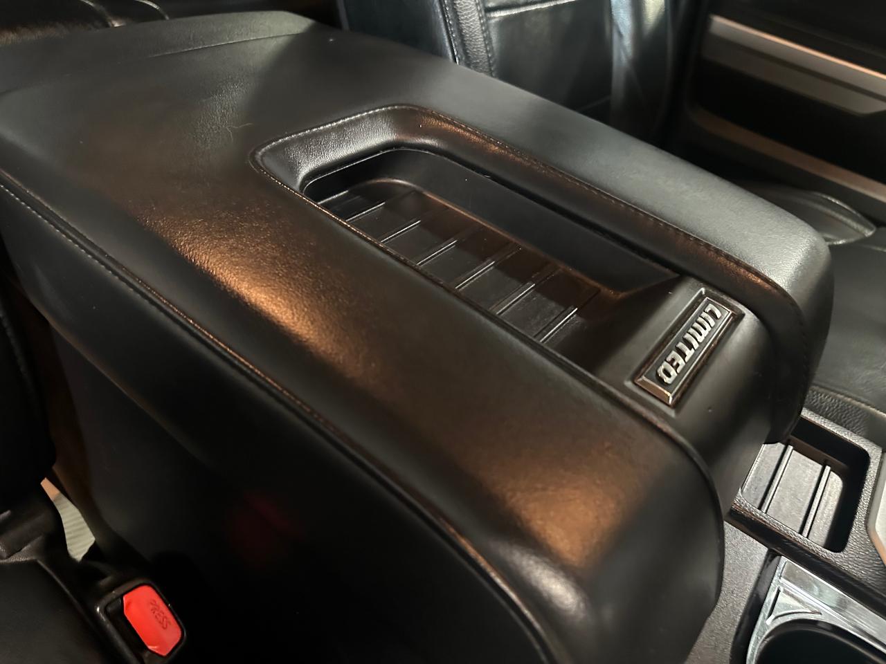 2017 Toyota Tundra LIMITED | CREW MAX | 5.7L V8 LEATHER | SUNROOF - Photo #12