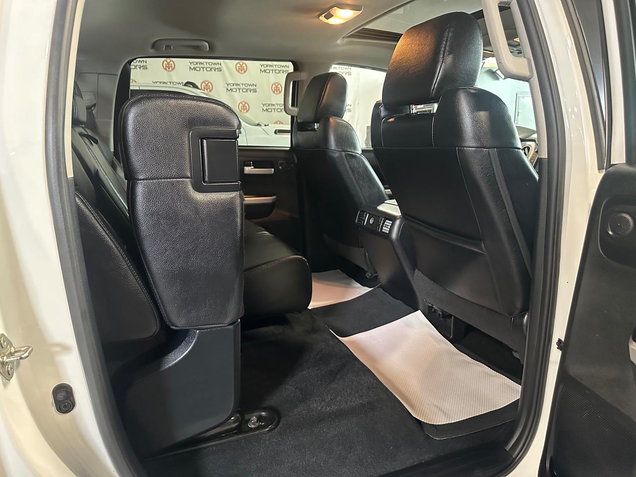 2017 Toyota Tundra LIMITED | CREW MAX | 5.7L V8 LEATHER | SUNROOF - Photo #18
