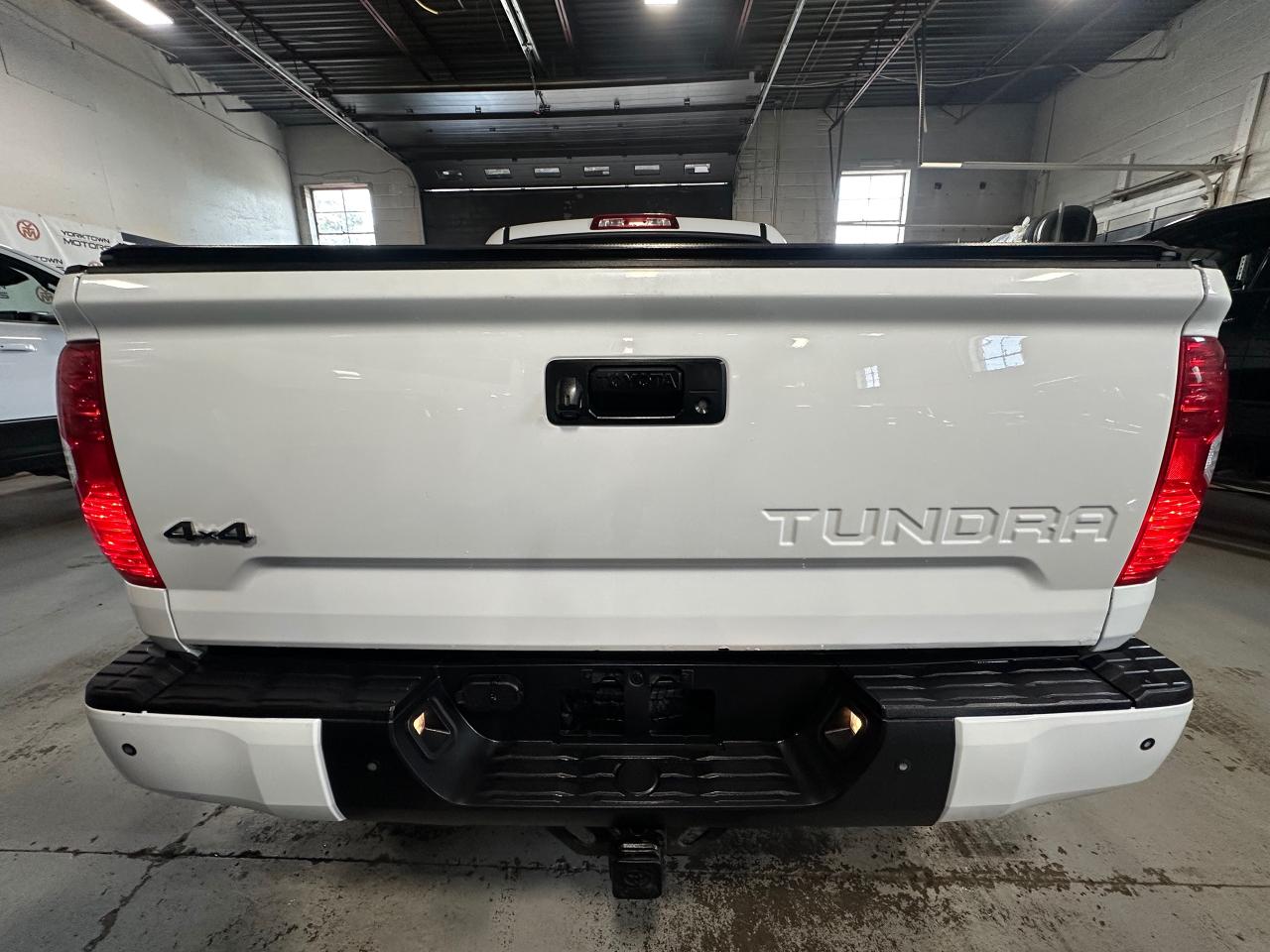 2017 Toyota Tundra LIMITED | CREW MAX | 5.7L V8 LEATHER | SUNROOF - Photo #20