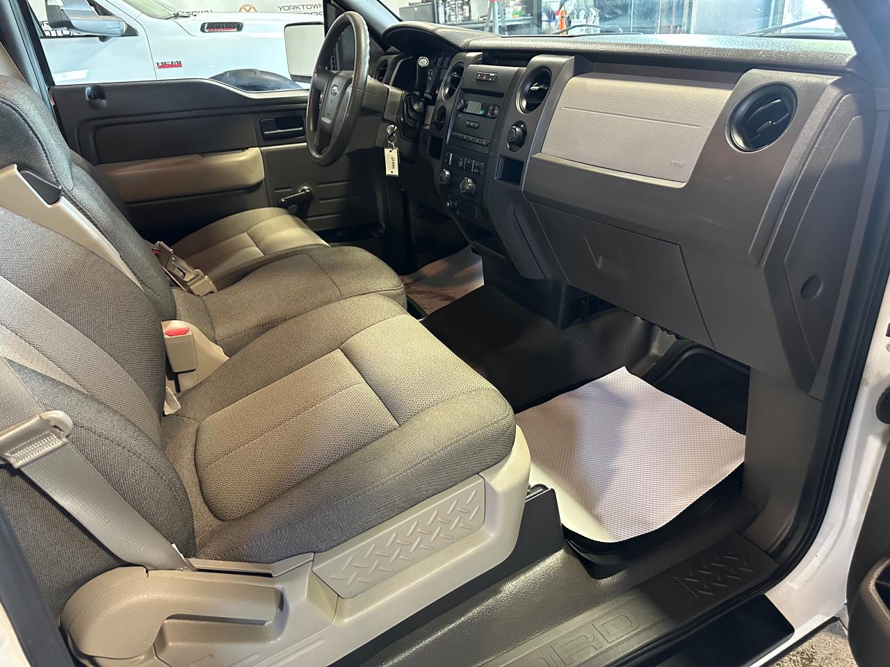 2010 Ford F-150 XL | 8FT LONG BOX | 4.6L 8CYL  | LOW KMS | CLEAN - Photo #7