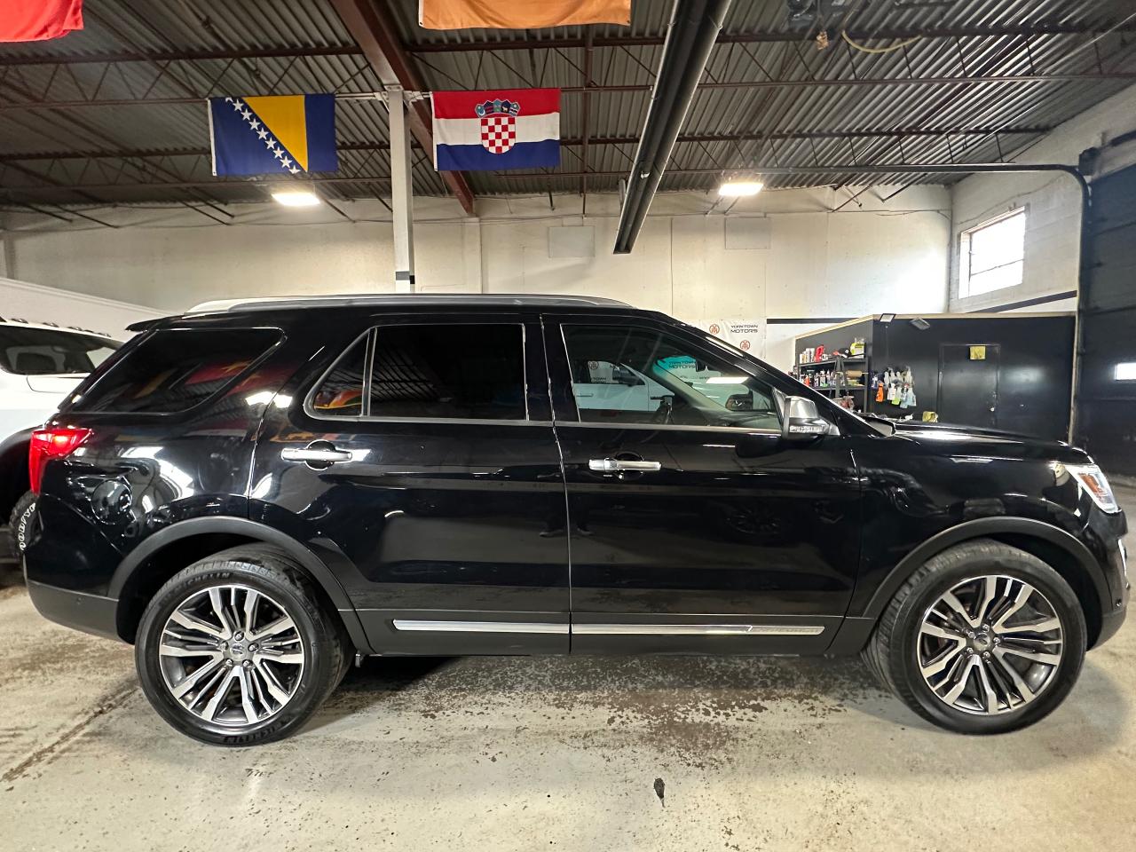 2016 Ford Explorer 4WD 4DR PLATINUM | AIR CON & HEATED SEATS |LEATHER Photo2