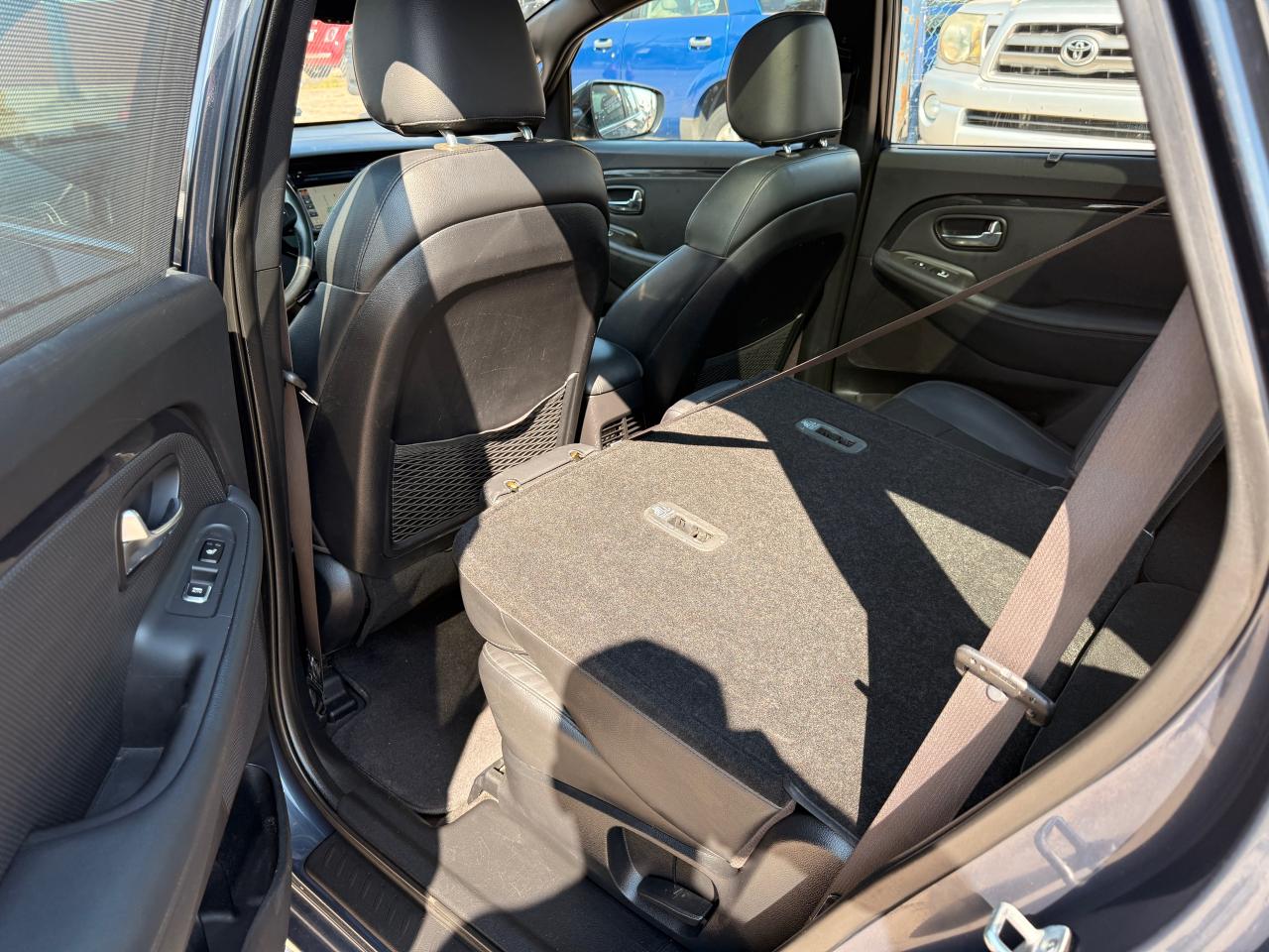 2016 Kia Rondo 4dr Wgn Auto EX Luxury w/Nav/17" Wheels - Photo #17