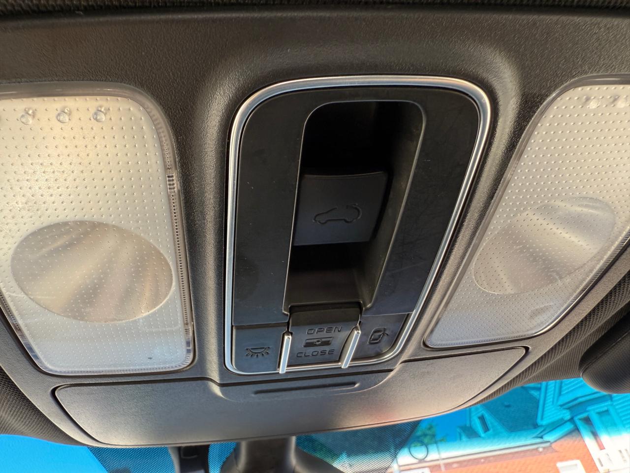 2016 Kia Rondo 4dr Wgn Auto EX Luxury w/Nav/17" Wheels - Photo #30