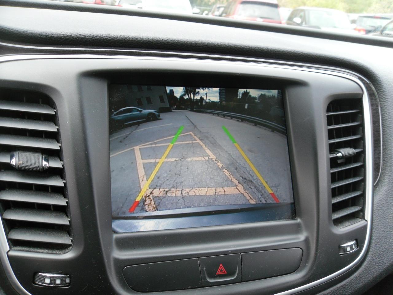 2015 Chrysler 200 4dr Sdn C FWD - Photo #13