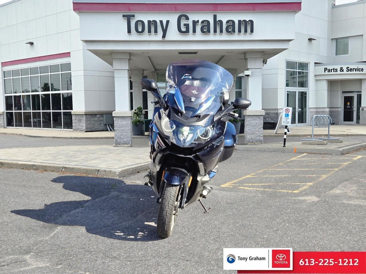 2011 BMW K 1600GTL 1,649cc inline-six engine – incredibly smooth and powerful 160 hp @ 7,750 rpm, 129 lb-ft torque @ 5,250 rpm Ride-by-wire throttle with 3 riding modes: Rain, Road, Dynamic Plush heated seats and grips Photo4