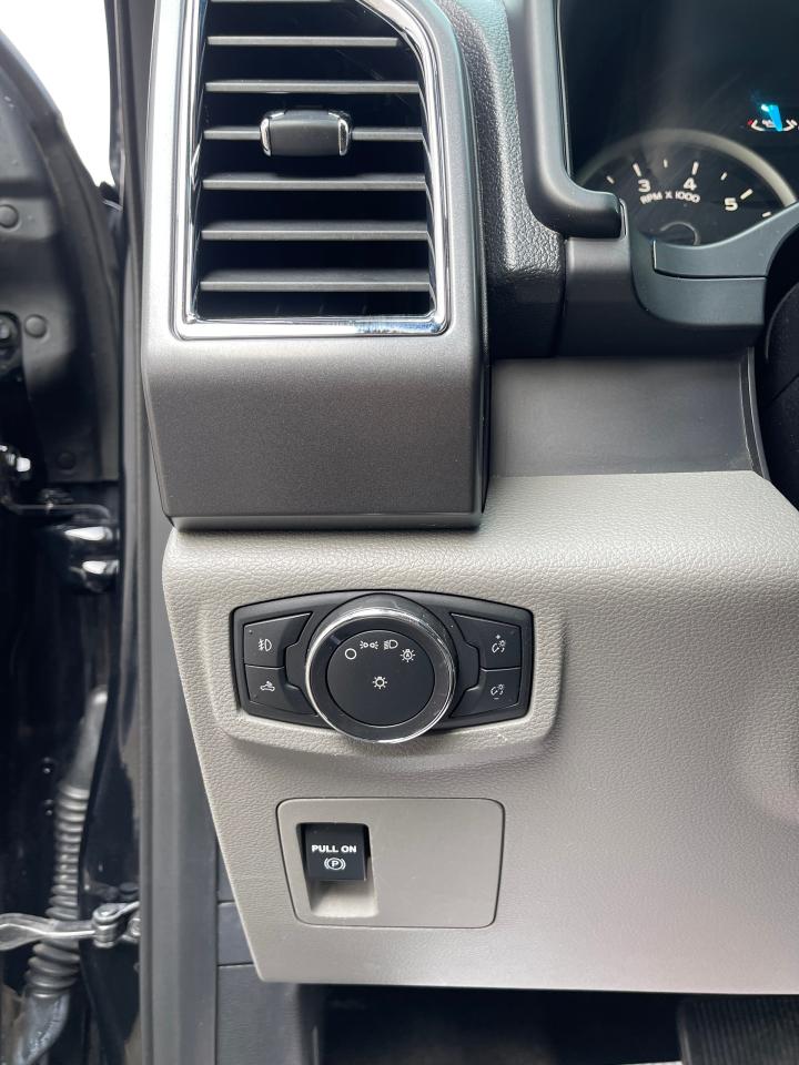 2016 Ford F-150 XLT Photo