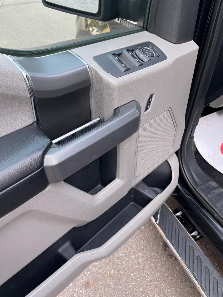 2016 Ford F-150 XLT Photo