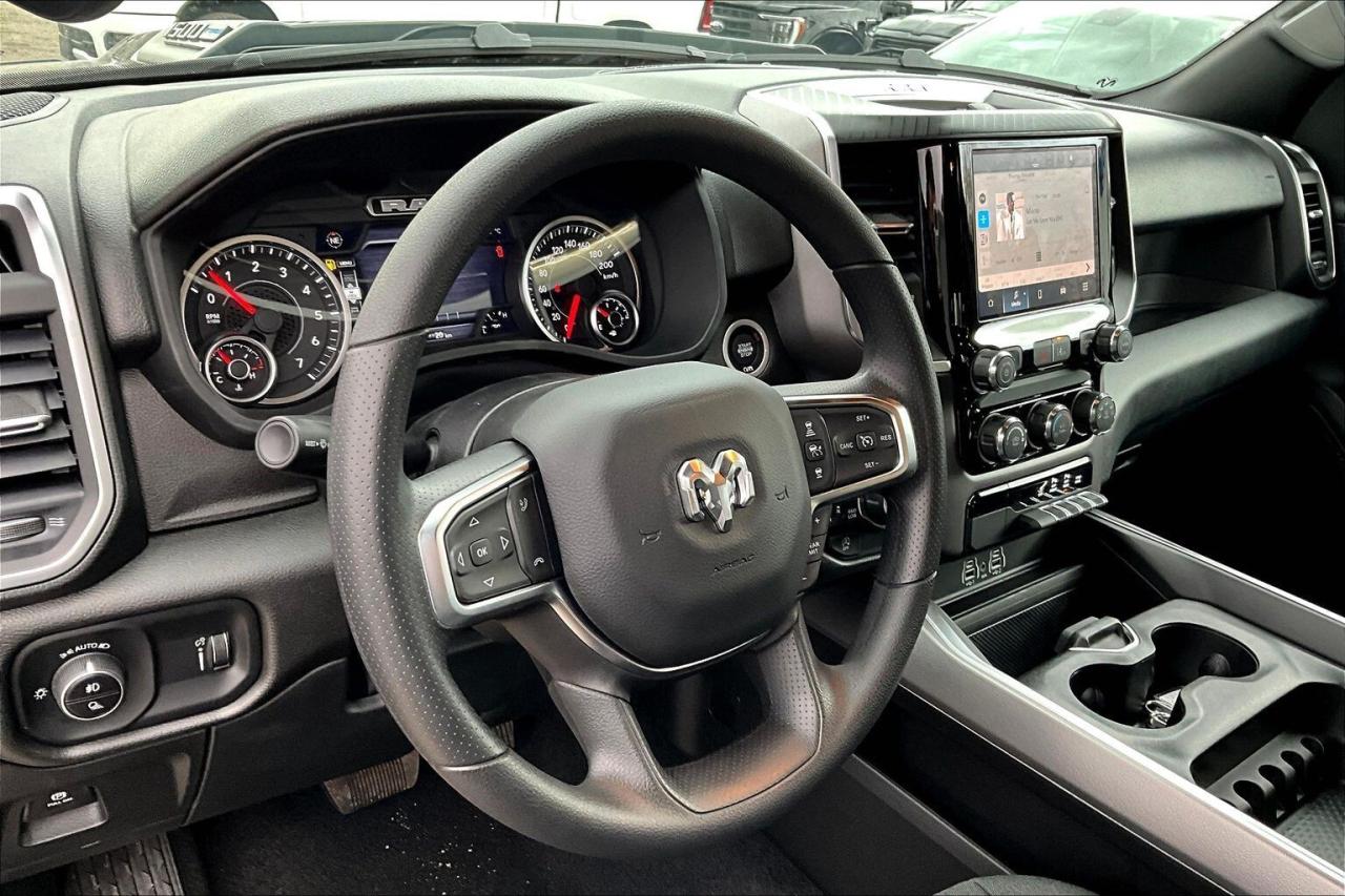 2025 RAM 1500 TRADESMAN CREW | Black Express Pkg | Carplay | V6 Photo