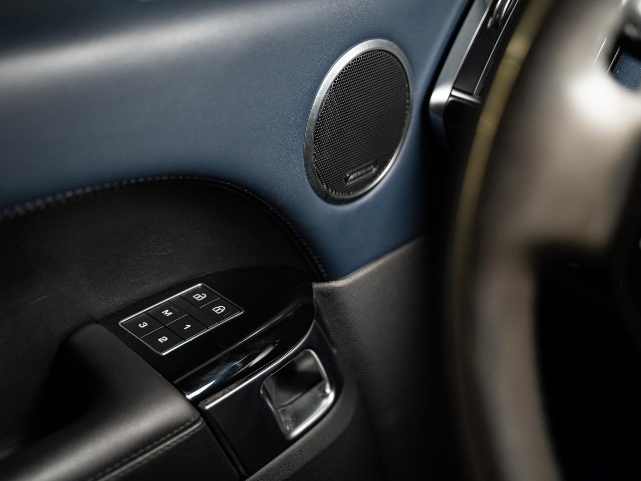 2022 Land Rover Range Rover Sport MHEV | HST | REAR ENTERTAINMENT | CARBON FIBRE PKG Photo