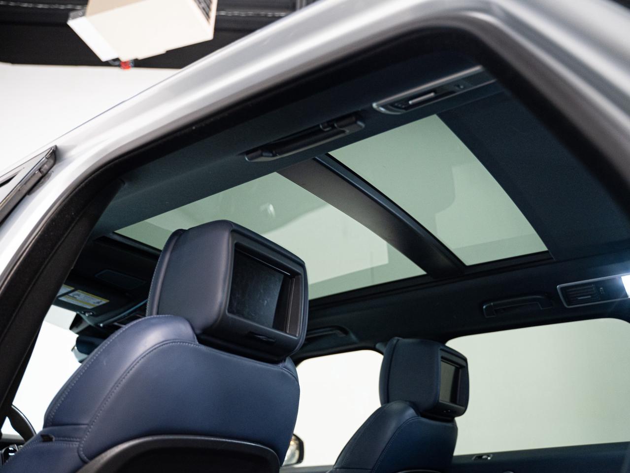 2022 Land Rover Range Rover Sport MHEV | HST | REAR ENTERTAINMENT | CARBON FIBRE PKG Photo