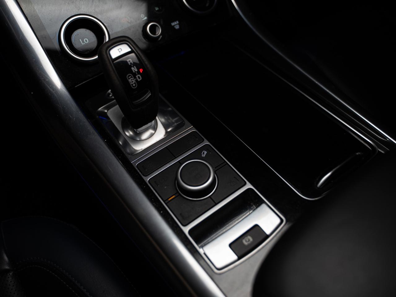 2022 Land Rover Range Rover Sport MHEV | HST | REAR ENTERTAINMENT | CARBON FIBRE PKG Photo