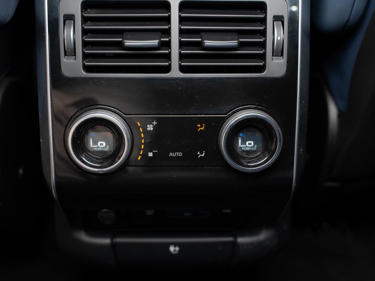 2022 Land Rover Range Rover Sport MHEV | HST | REAR ENTERTAINMENT | CARBON FIBRE PKG Photo