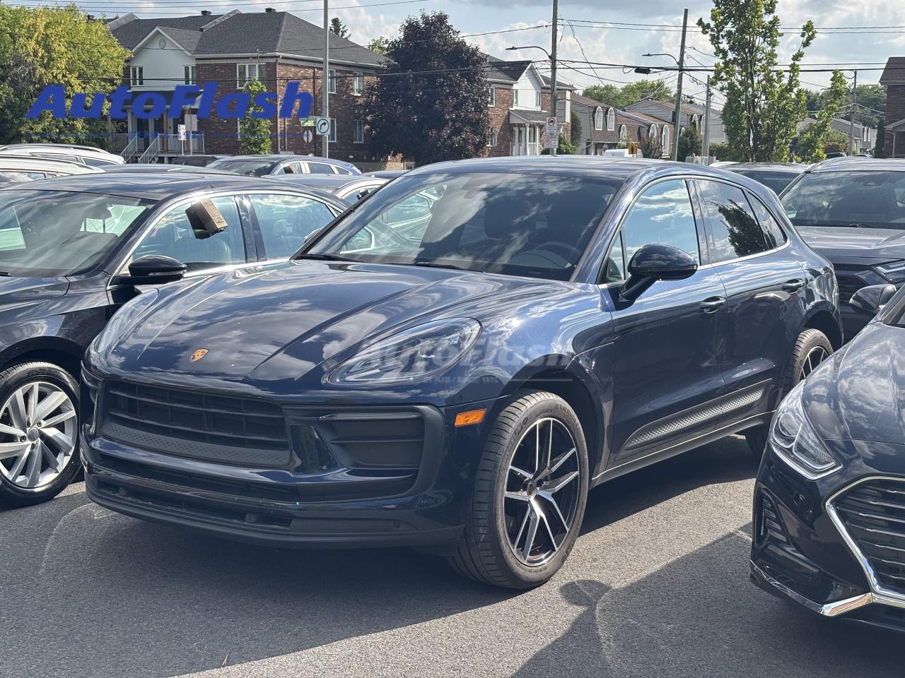 Used 2022 Porsche Macan AWD, SPORT-EXHAUST, TOIT-PANO, NAVI, BLUETOOTH for sale in Saint-Hubert, QC