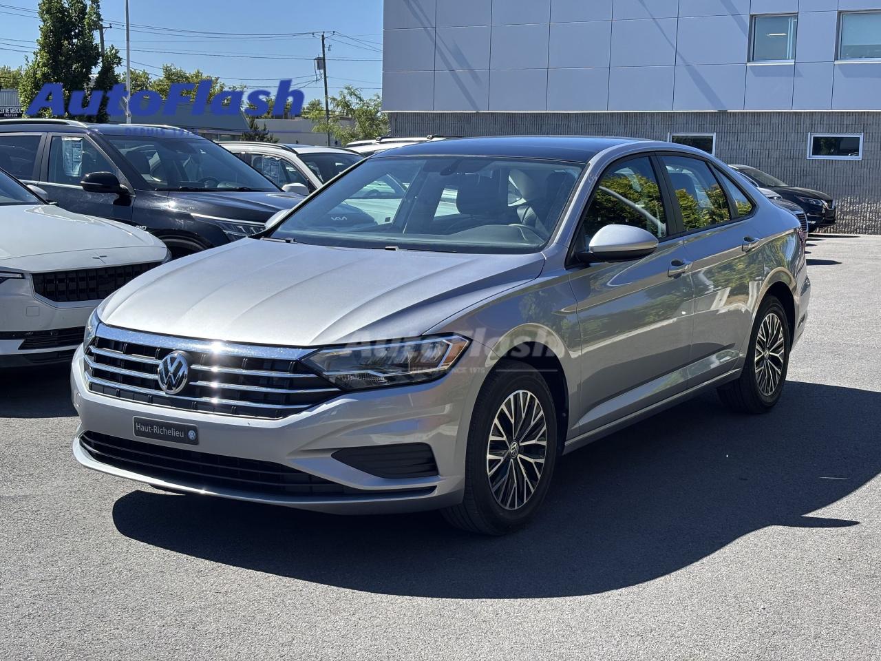 Used 2020 Volkswagen Jetta HIGHLINE, CUIR, TOIT-PANO, CARPLAY, BLUETOOTH for sale in Saint-Hubert, QC