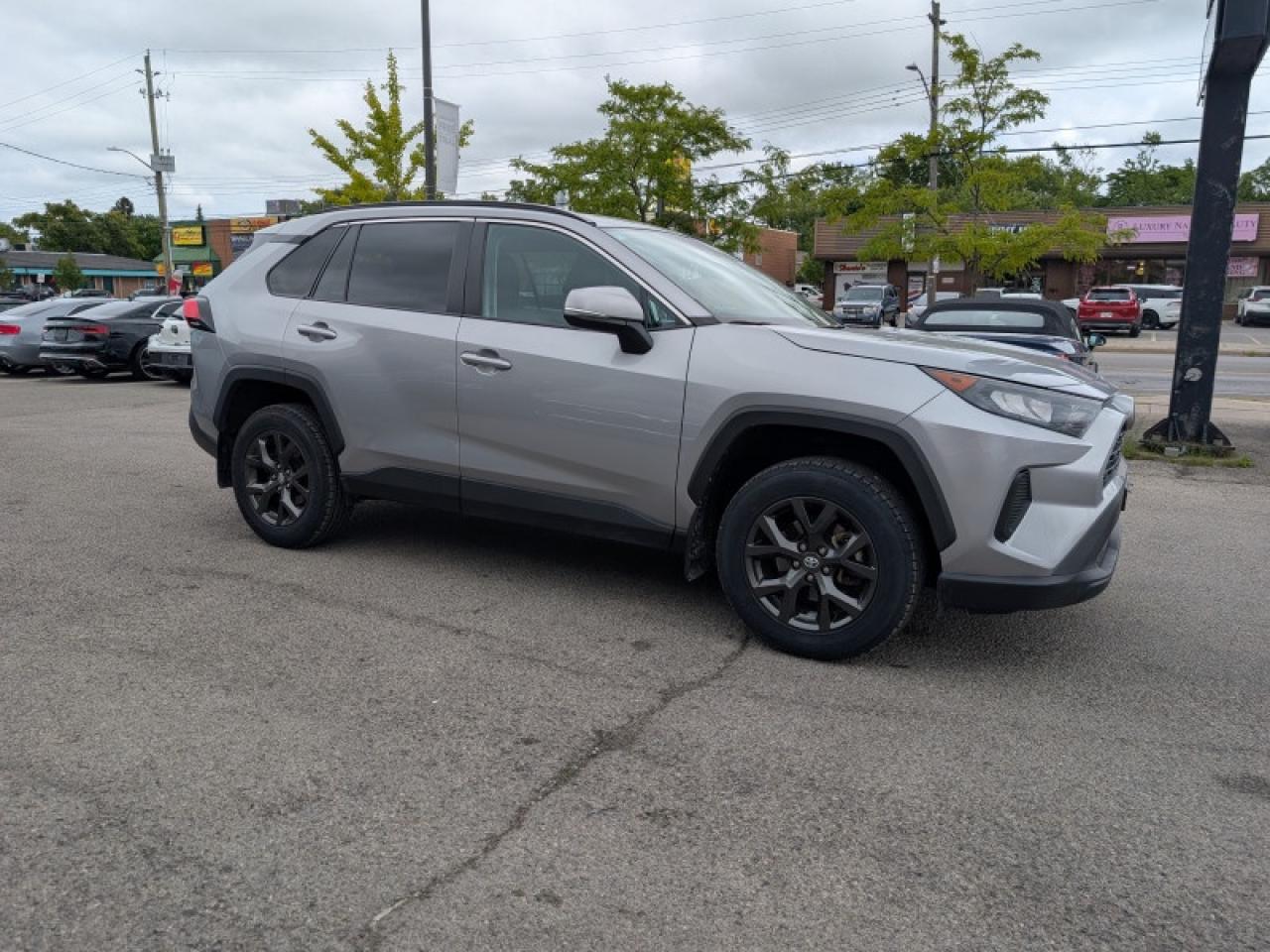 2021 Toyota RAV4 LE  **VERY CLEAN - 31 SERVICE RECORDS** Photo