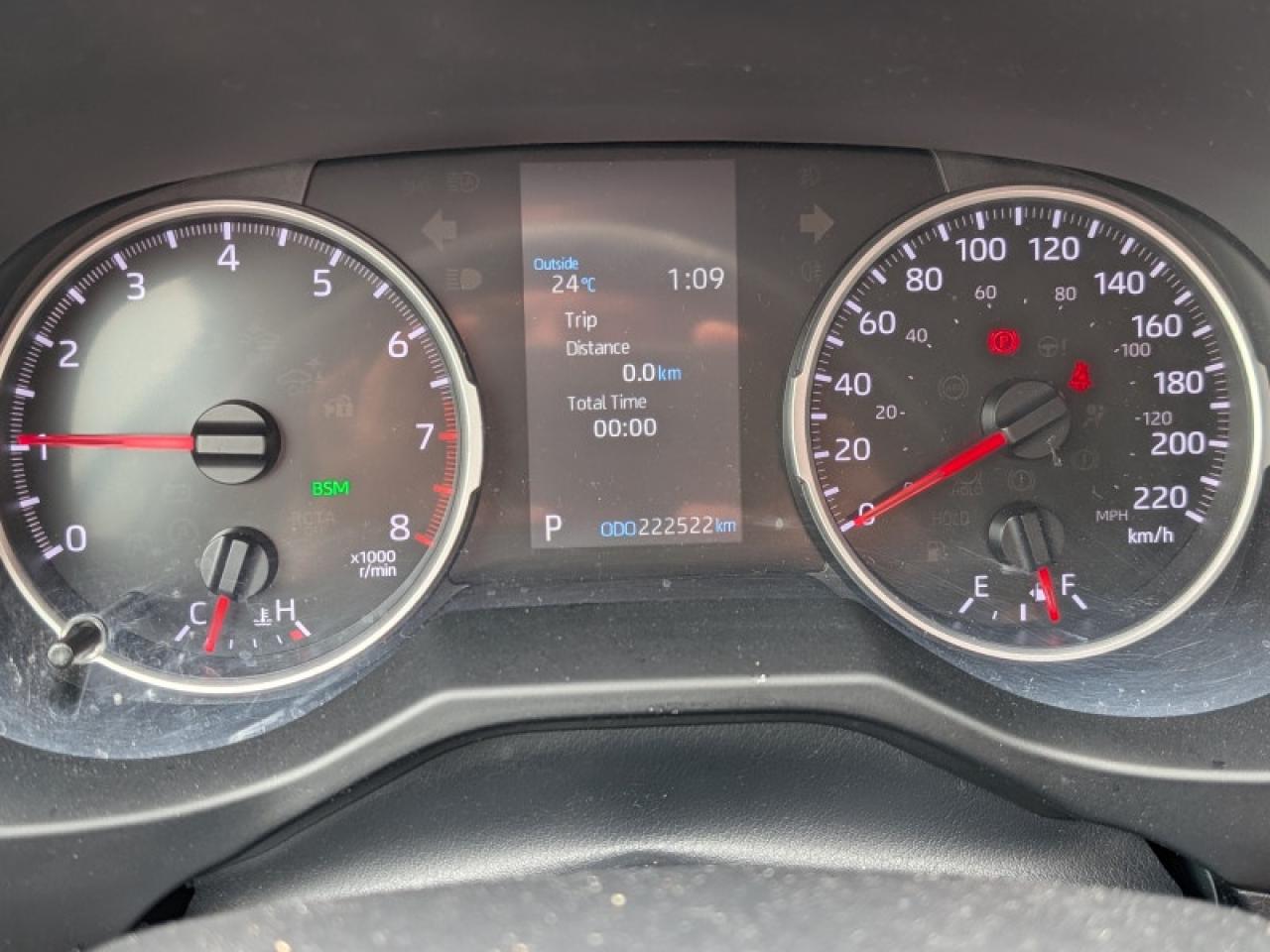 2021 Toyota RAV4 LE  **VERY CLEAN - 31 SERVICE RECORDS** Photo