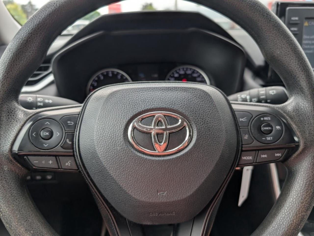 2021 Toyota RAV4 LE  **VERY CLEAN - 31 SERVICE RECORDS** Photo