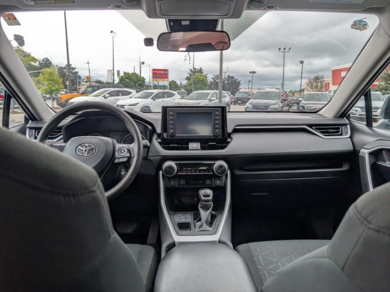 2021 Toyota RAV4 LE  **VERY CLEAN - 31 SERVICE RECORDS** Photo
