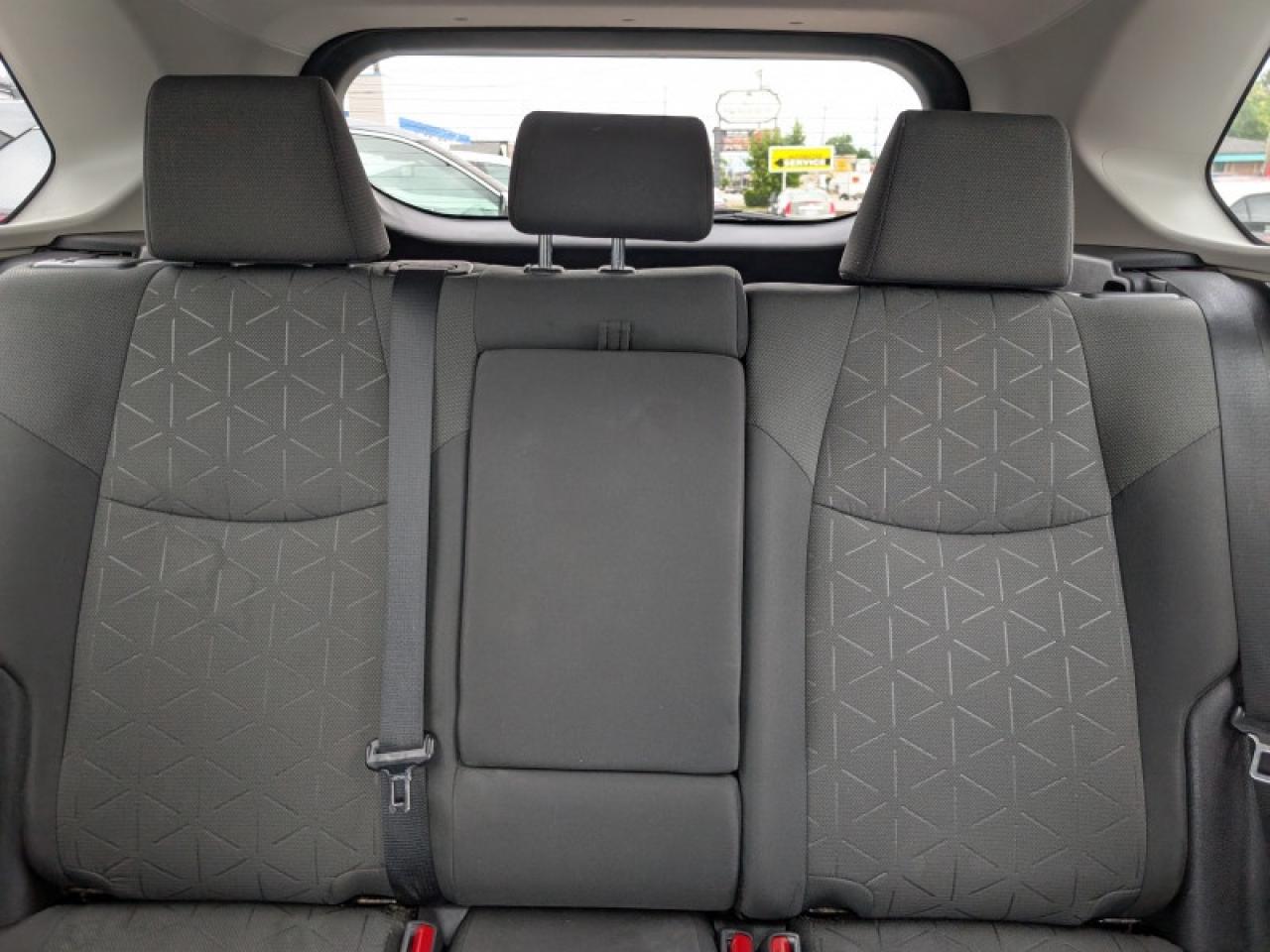 2021 Toyota RAV4 LE  **VERY CLEAN - 31 SERVICE RECORDS** Photo