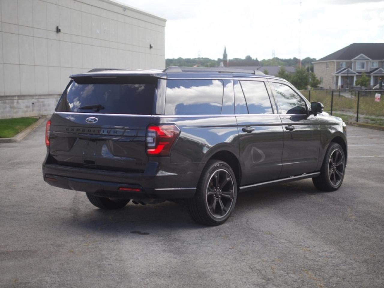 2022 Ford Expedition Limited Stealth Edition  **STEALTH EDITION** Photo4