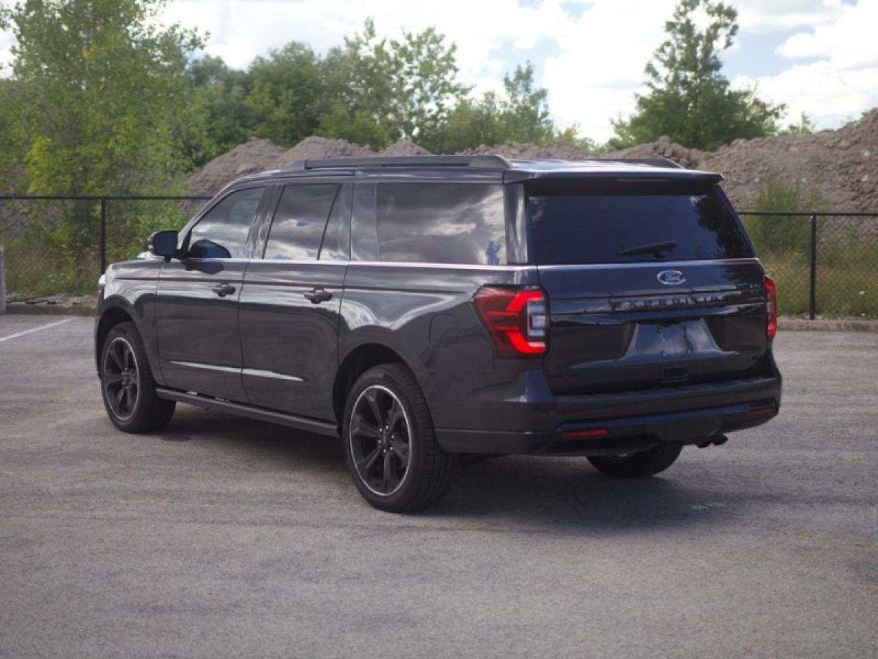 2022 Ford Expedition Limited Stealth Edition  **STEALTH EDITION** Photo2