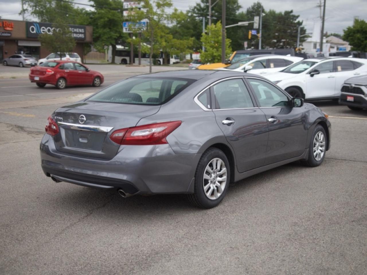 2018 Nissan Altima S  **CAM - BLUETOOTH - HTD SEATS** Photo4