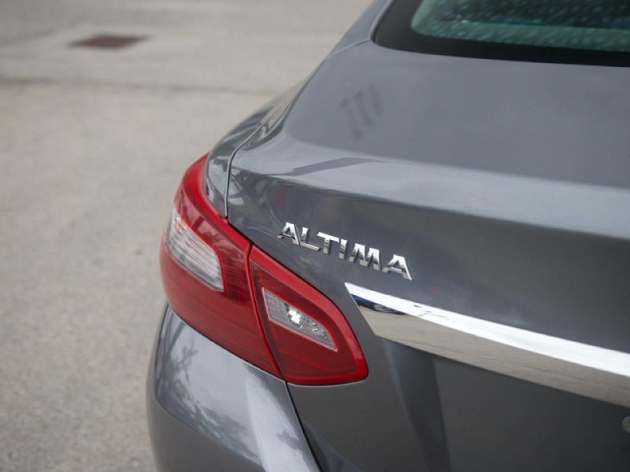 2018 Nissan Altima S  **CAM - BLUETOOTH - HTD SEATS** Photo
