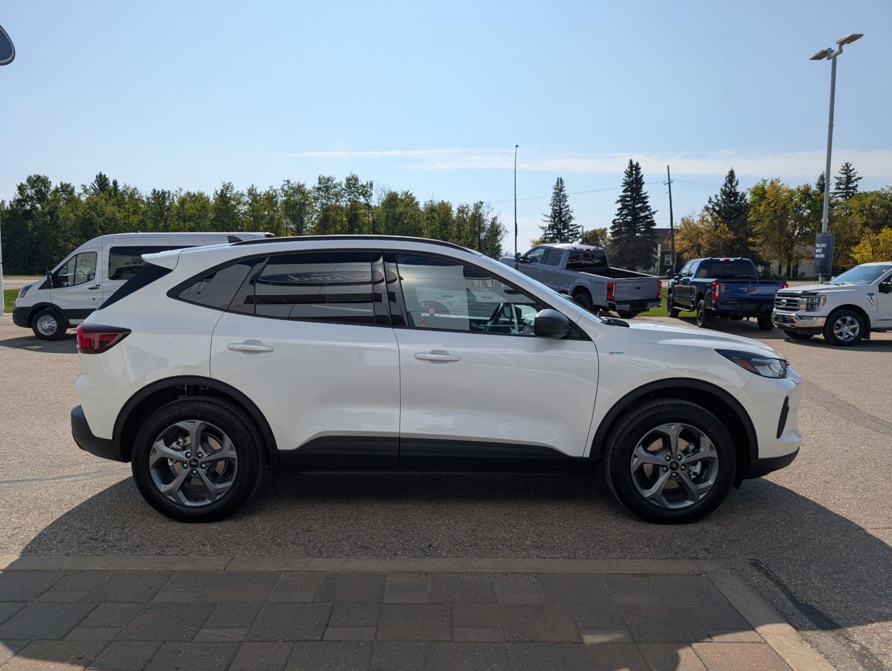 2025 Ford Escape ST-Line Photo4