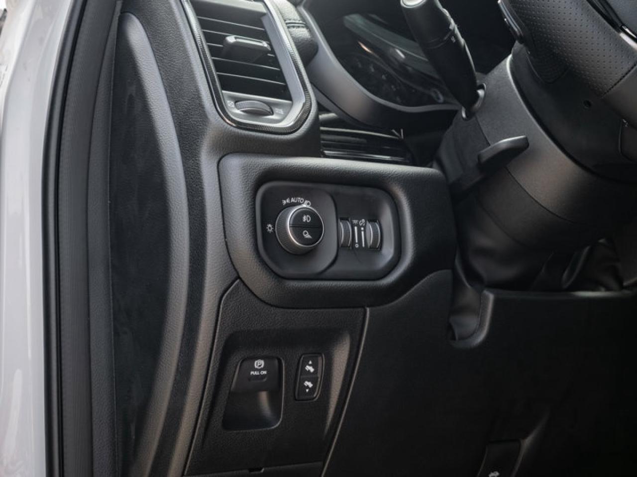 2025 RAM 1500 SPORT Photo