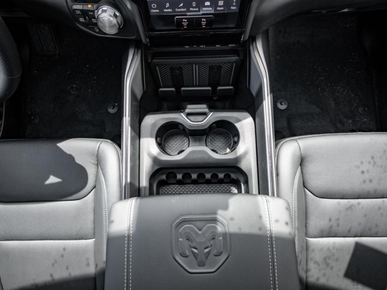 2025 RAM 1500 SPORT Photo