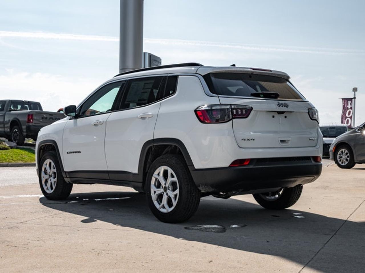 2026 Jeep Compass NORTH Photo4