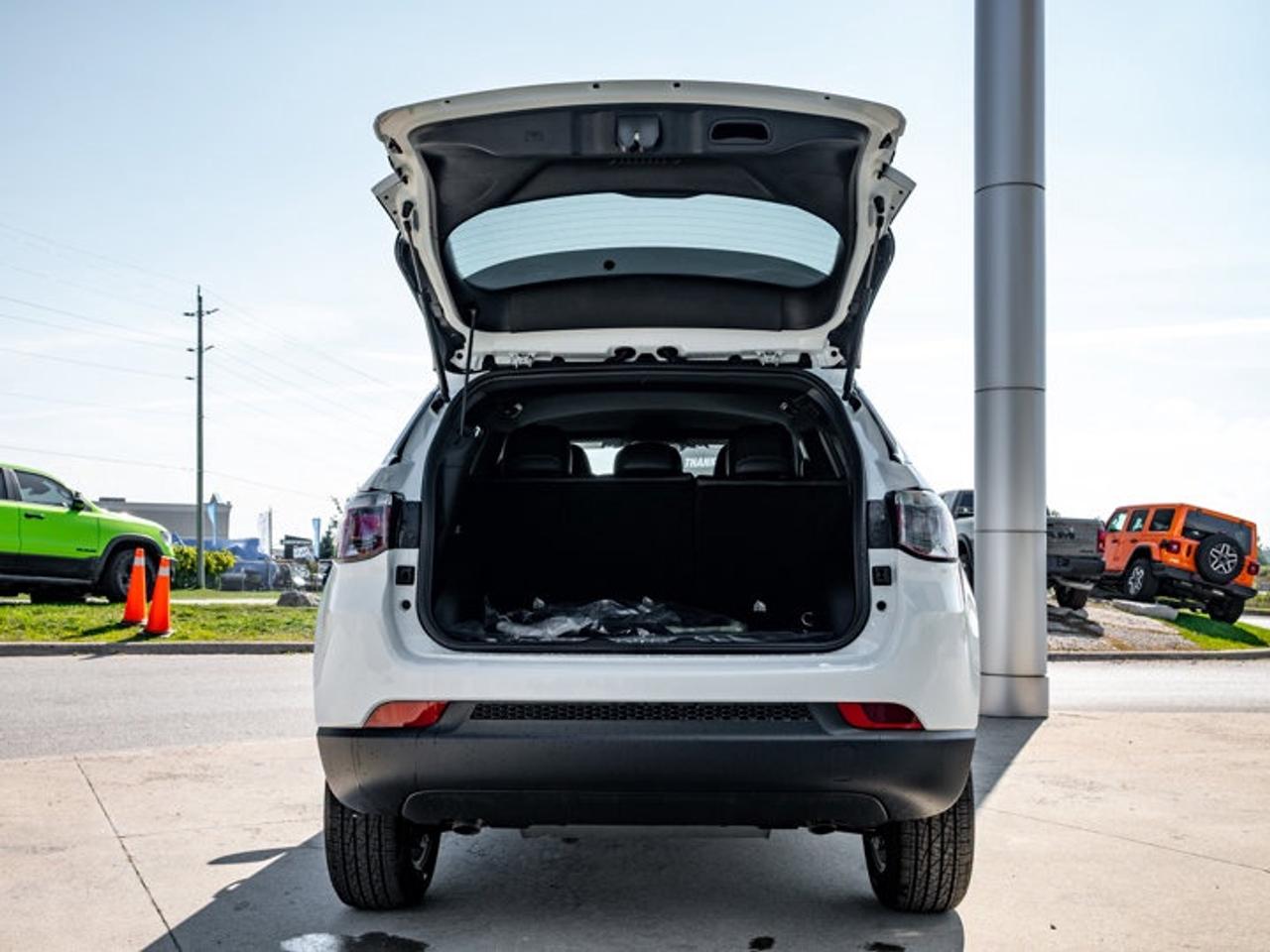 2026 Jeep Compass NORTH Photo