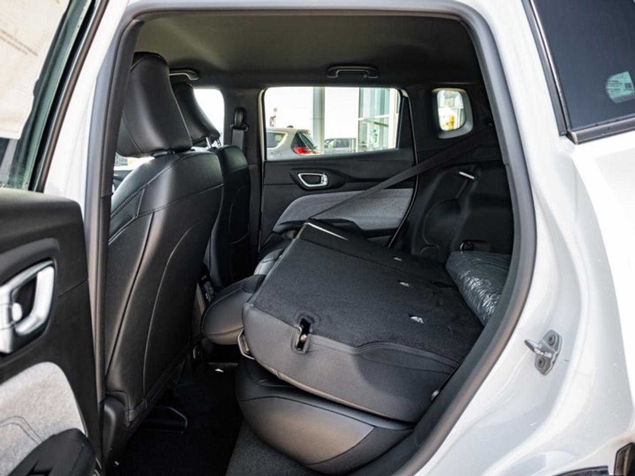 2026 Jeep Compass NORTH Photo