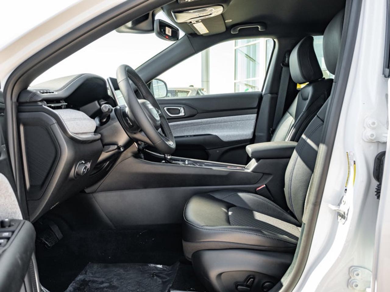 2026 Jeep Compass NORTH Photo