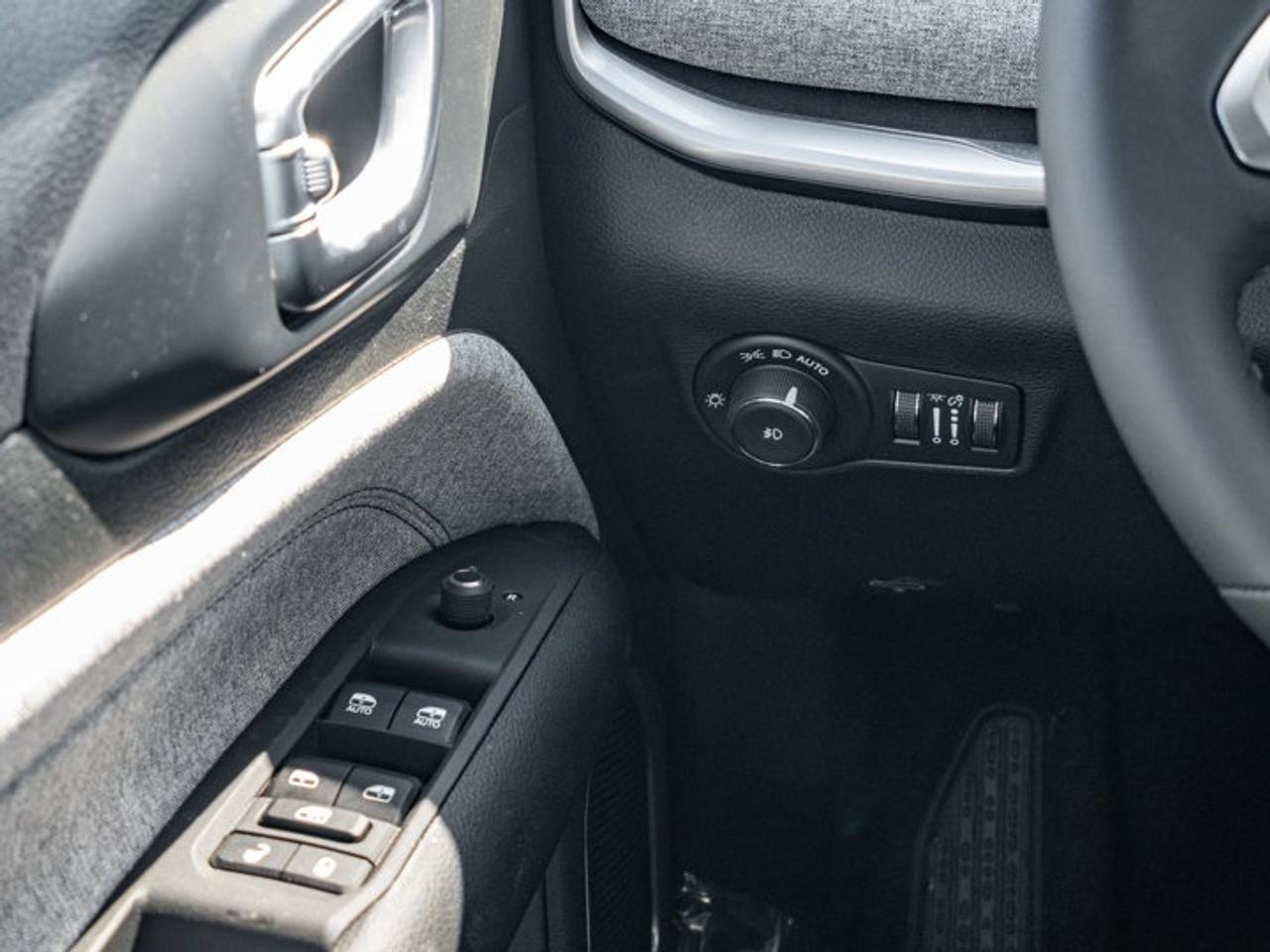 2026 Jeep Compass NORTH Photo