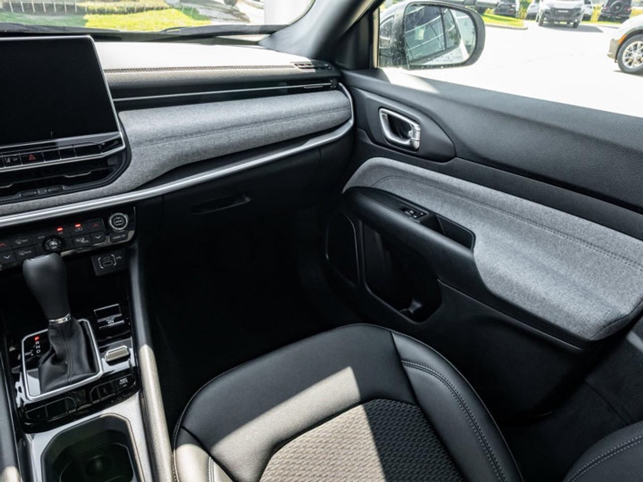 2026 Jeep Compass NORTH Photo