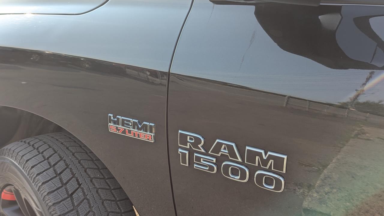 2017 RAM 1500 4WD Crew Cab 149 Sport - Photo #8