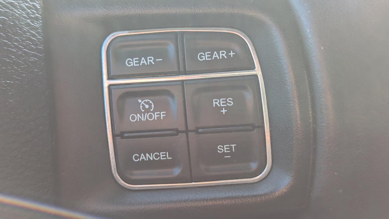2017 RAM 1500 4WD Crew Cab 149 Sport - Photo #12