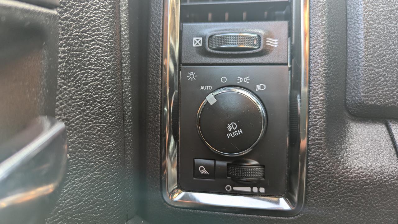 2017 RAM 1500 4WD Crew Cab 149 Sport - Photo #18