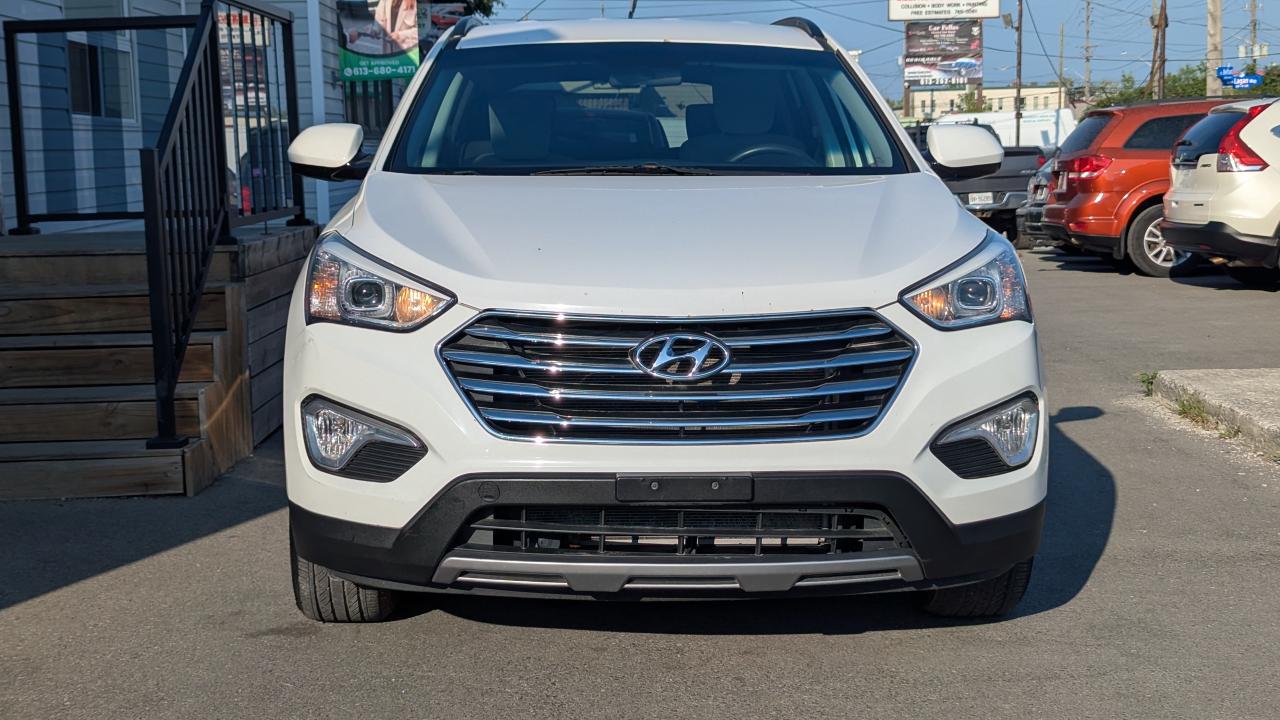 2016 Hyundai Santa Fe XL FWD 4dr 3.3L Auto - Photo #2