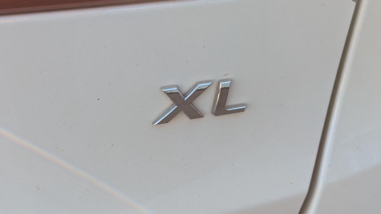 2016 Hyundai Santa Fe XL FWD 4dr 3.3L Auto - Photo #6