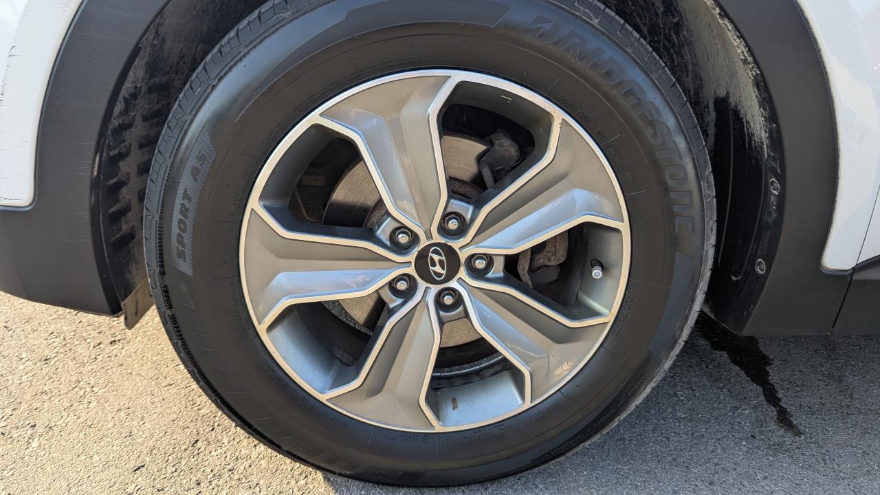 2016 Hyundai Santa Fe XL FWD 4dr 3.3L Auto - Photo #7