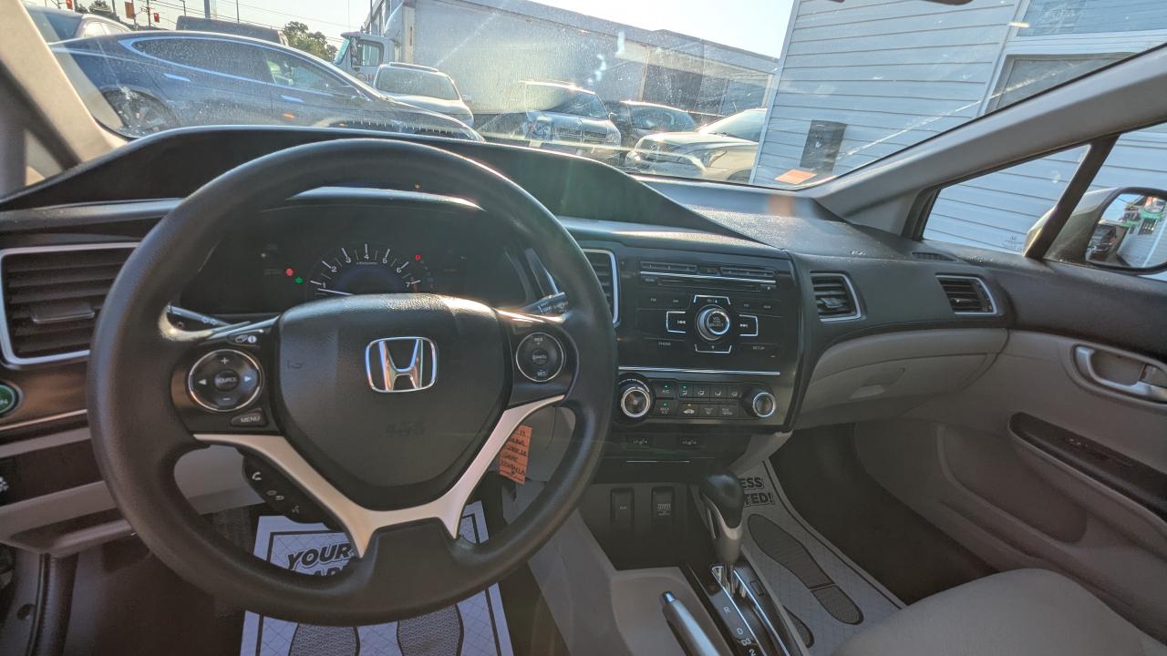 2013 Honda Civic 4dr Auto LX - Photo #8