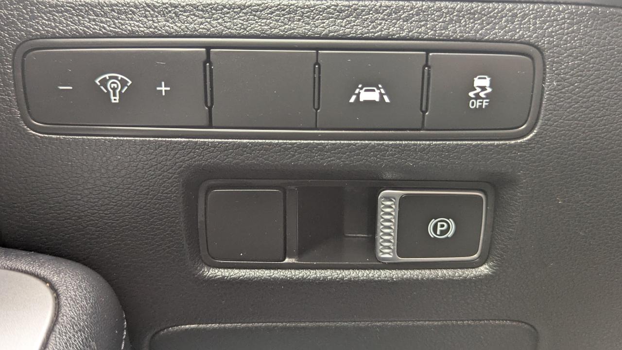 2020 Hyundai PALISADE Essential 8-Passenger FWD - Photo #15